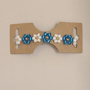 Blue and white flower bracelet